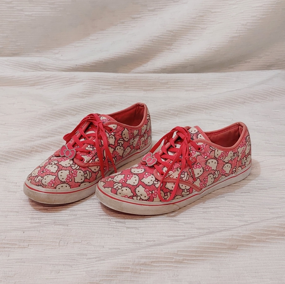 Hello Kitty Pink Pattern Low-Top Sneakers